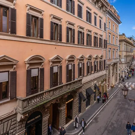 Townhouse Condotti 29